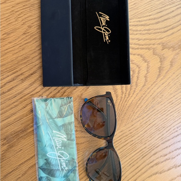 Maui Jim Accessories - Maui Jim Tortoiseshell Frame Sunglasses with Brown Lenses